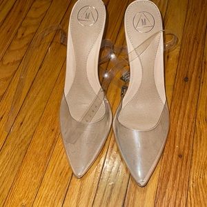 Clear pumps